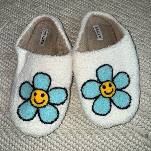 Katydid White and Blue Flower Slippers